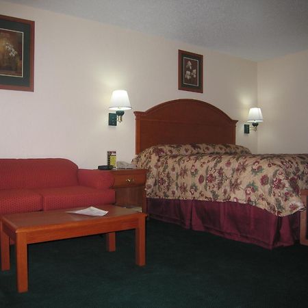 Americas Best Value Inn Lubbock East Ruang foto