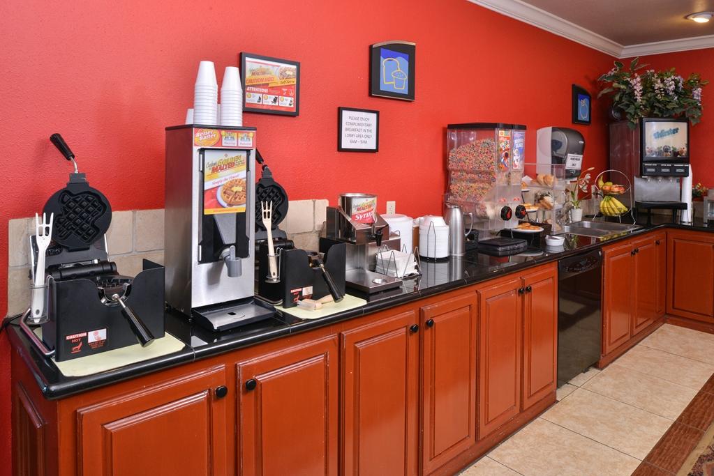 Americas Best Value Inn Lubbock East Restoran foto