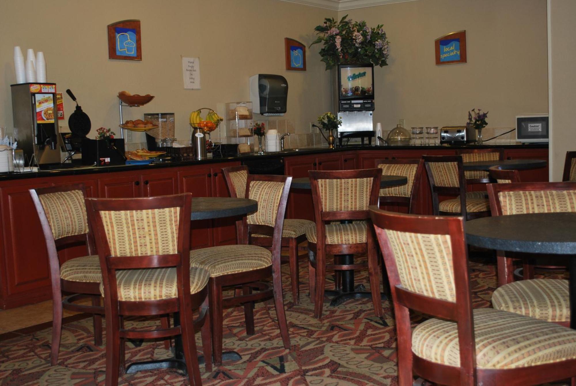 Americas Best Value Inn Lubbock East Bagian luar foto