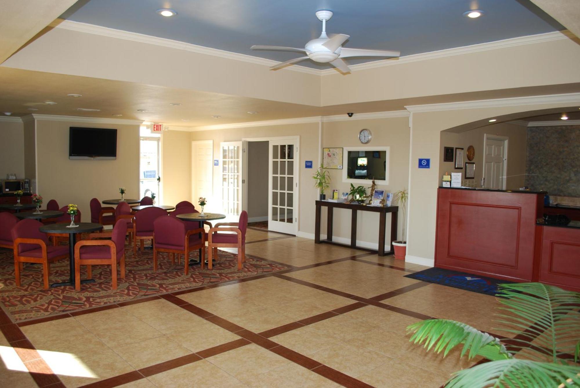 Americas Best Value Inn Lubbock East Bagian luar foto