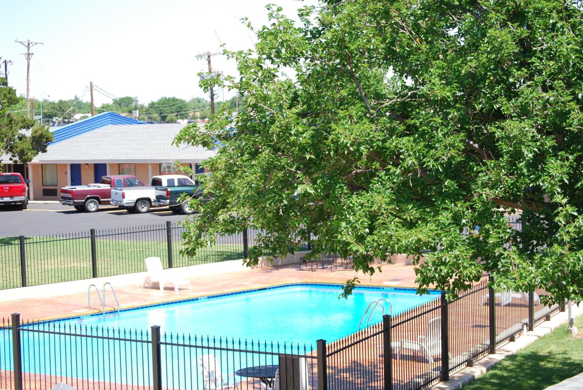 Americas Best Value Inn Lubbock East Bagian luar foto