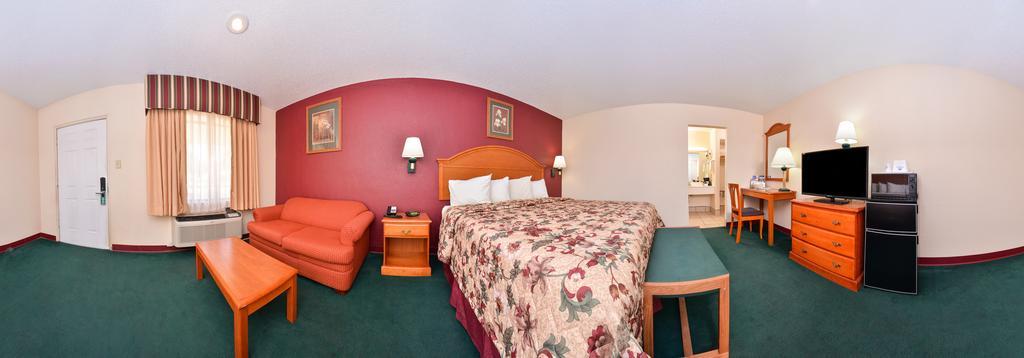 Americas Best Value Inn Lubbock East Bagian luar foto