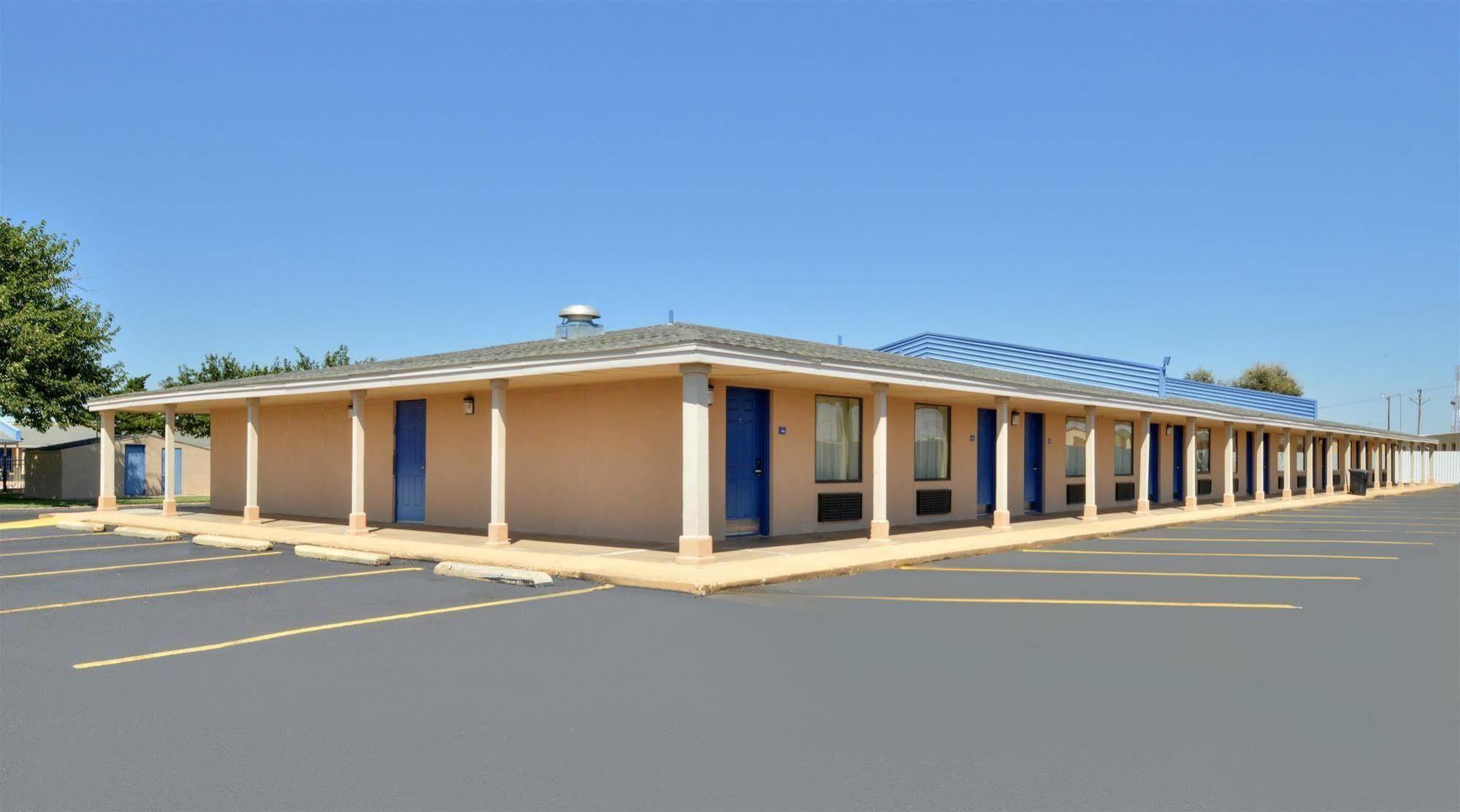 Americas Best Value Inn Lubbock East Bagian luar foto