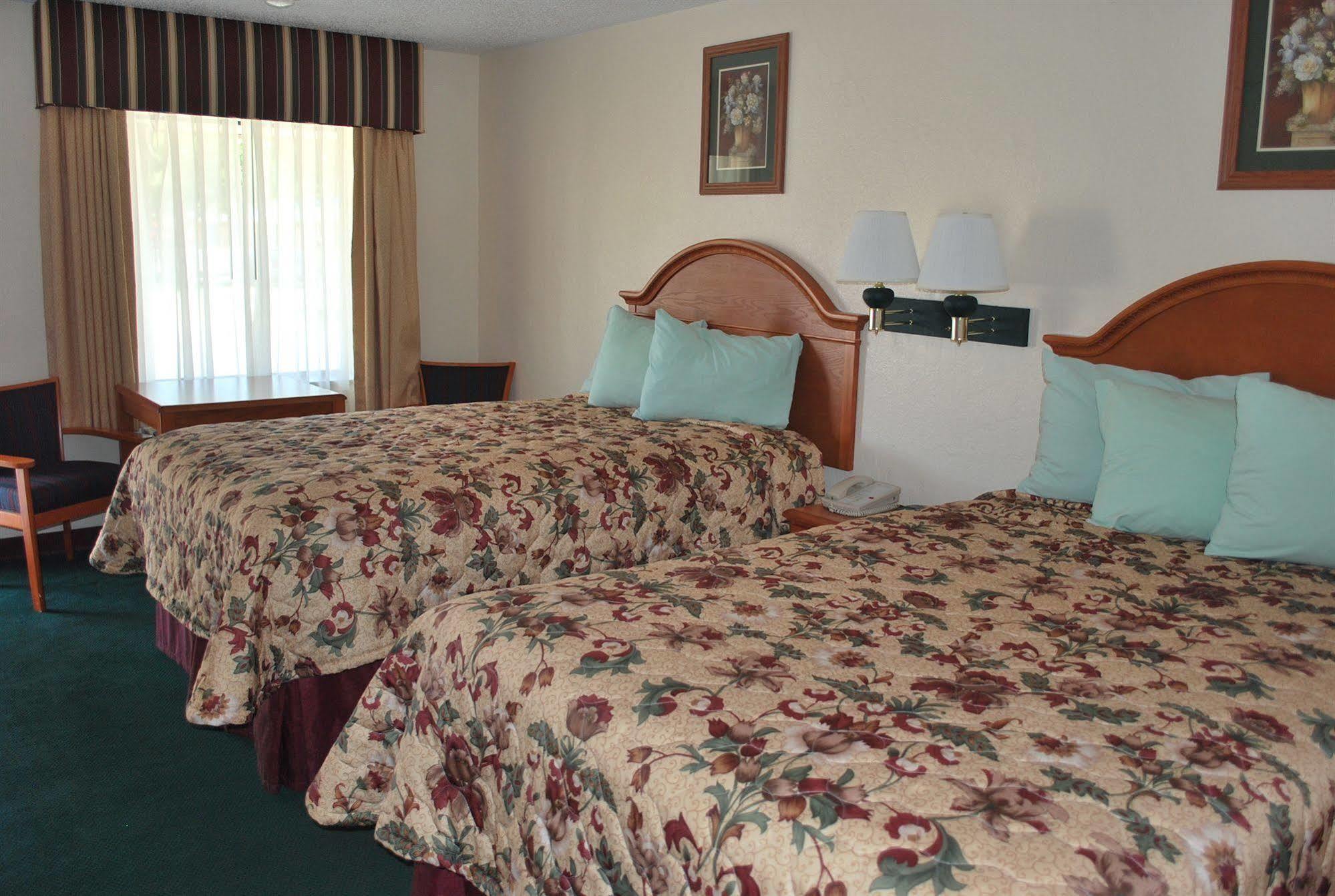 Americas Best Value Inn Lubbock East Bagian luar foto