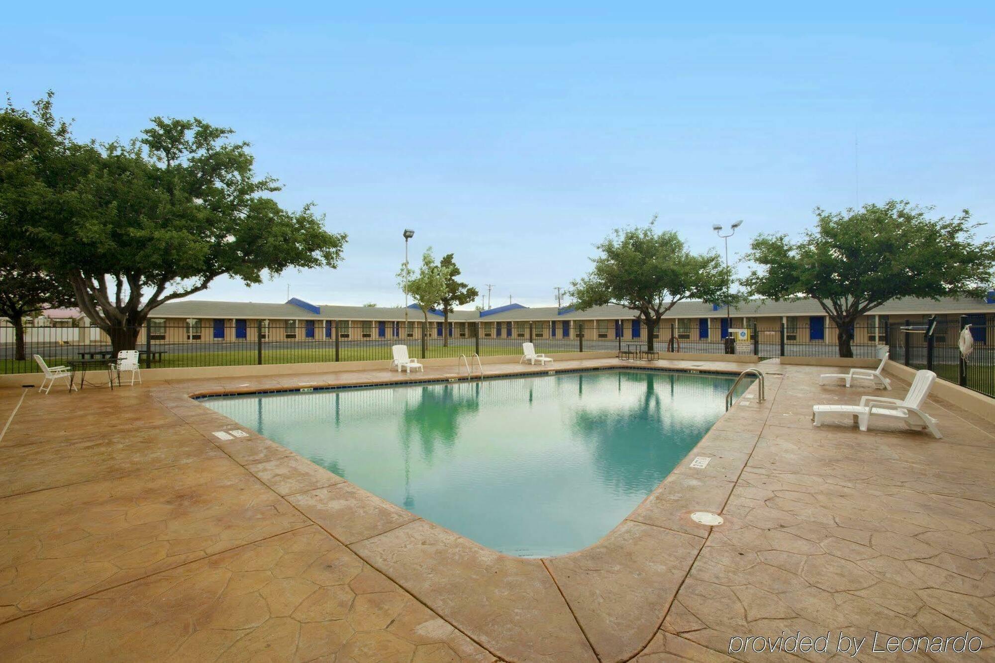 Americas Best Value Inn Lubbock East Bagian luar foto