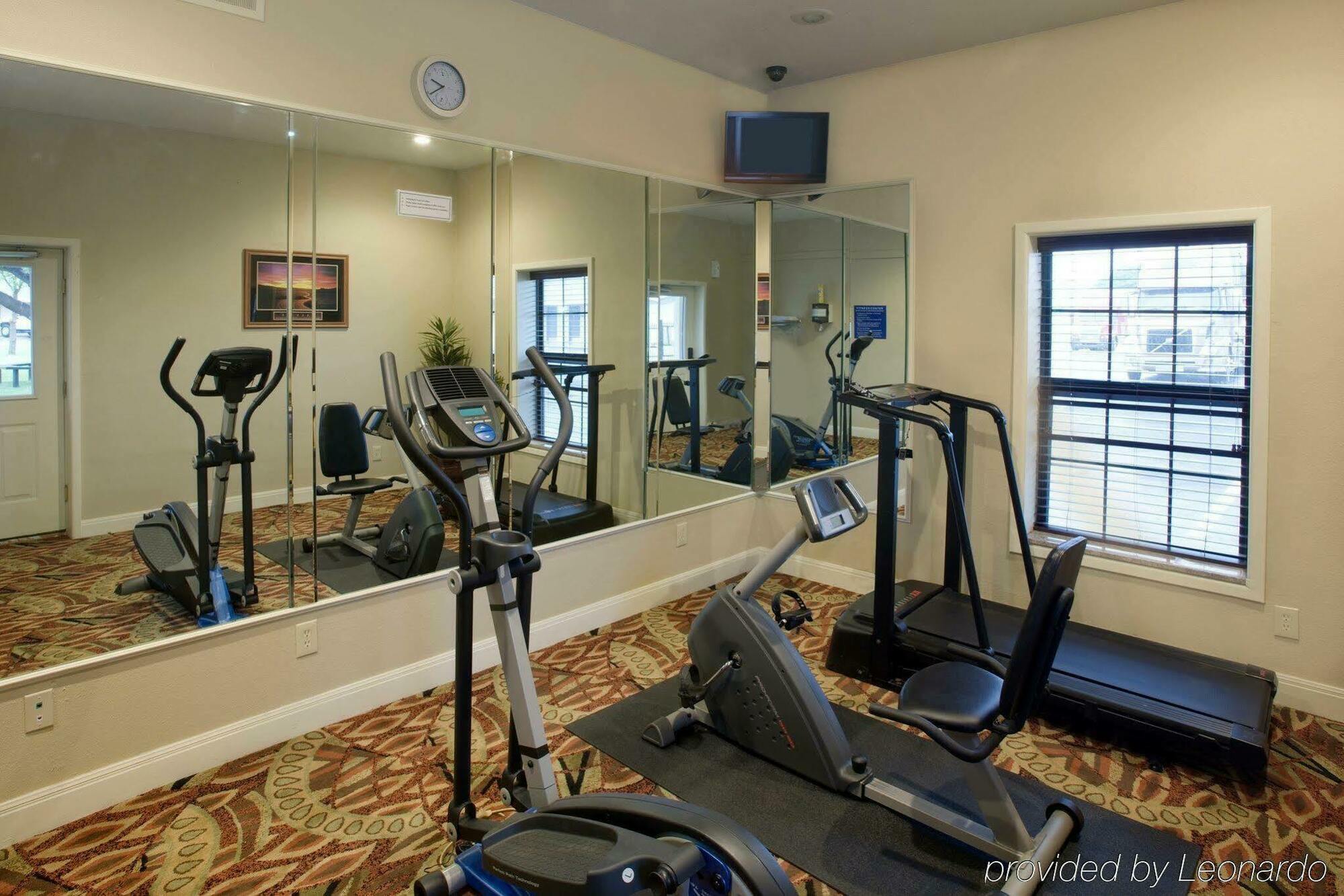 Americas Best Value Inn Lubbock East Bagian luar foto
